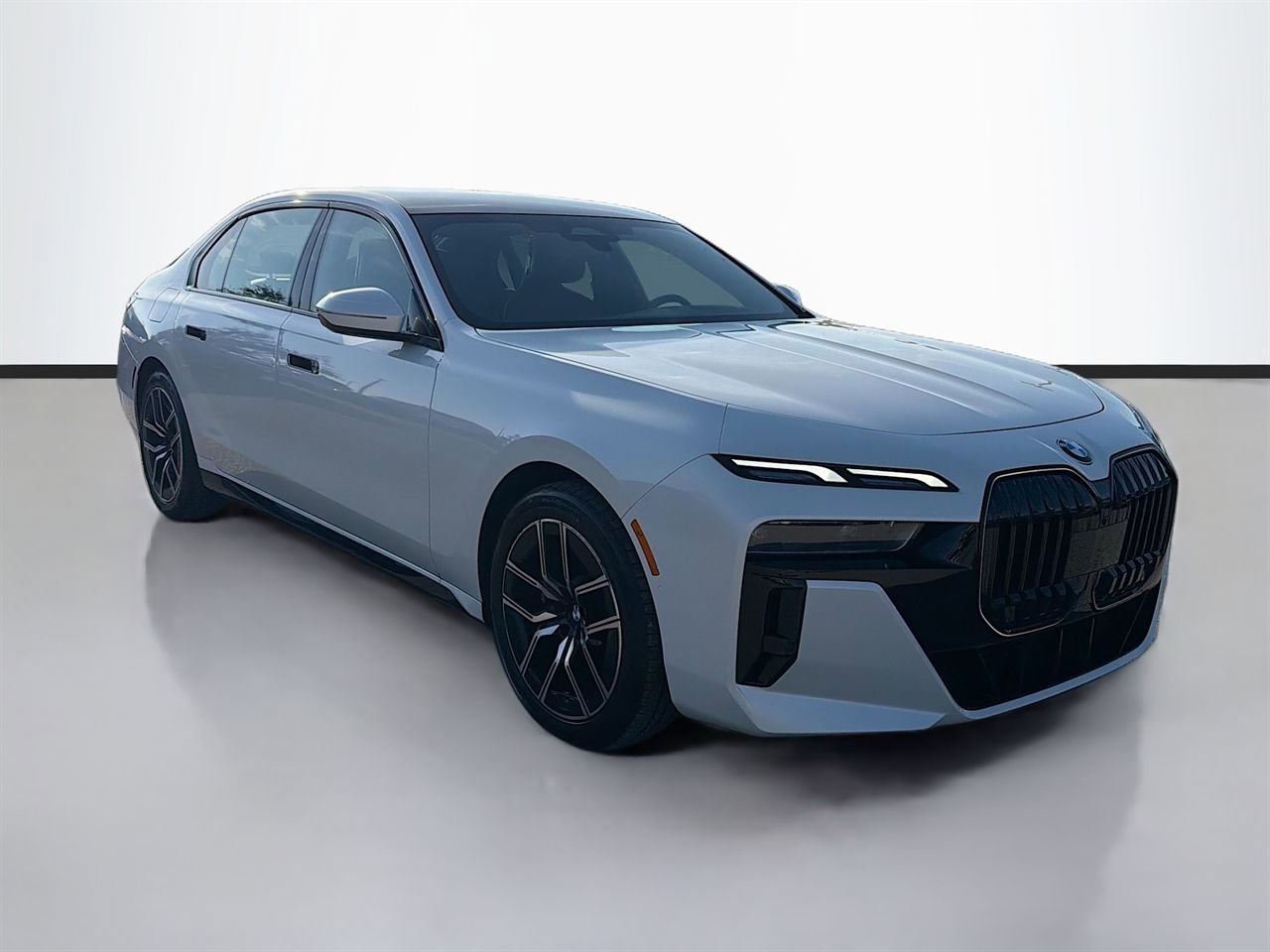 Certified 2025 BMW 740i xDrive image 2