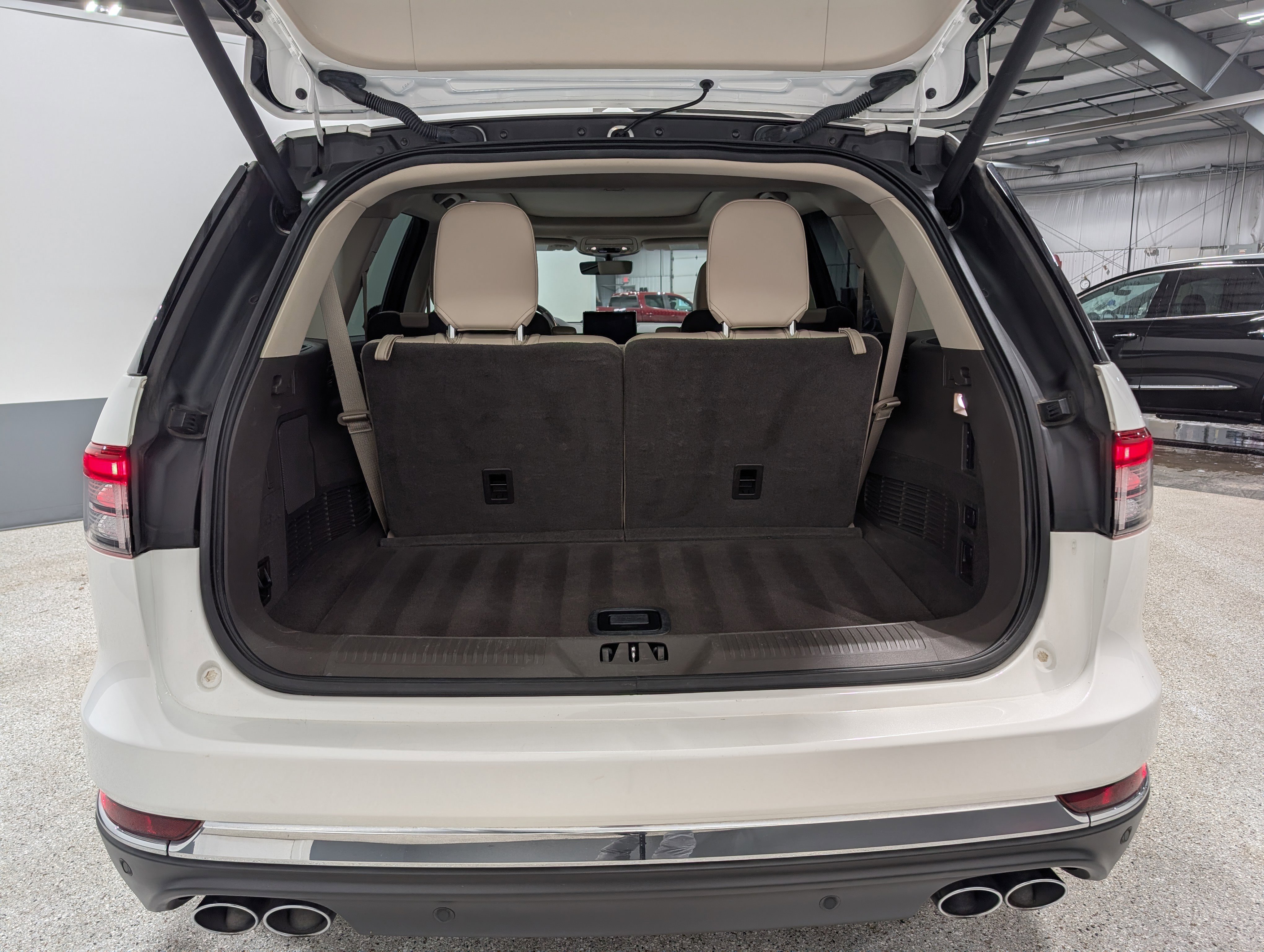 Used 2021 Lincoln Aviator Reserve w/ Elements Package Plus image 19