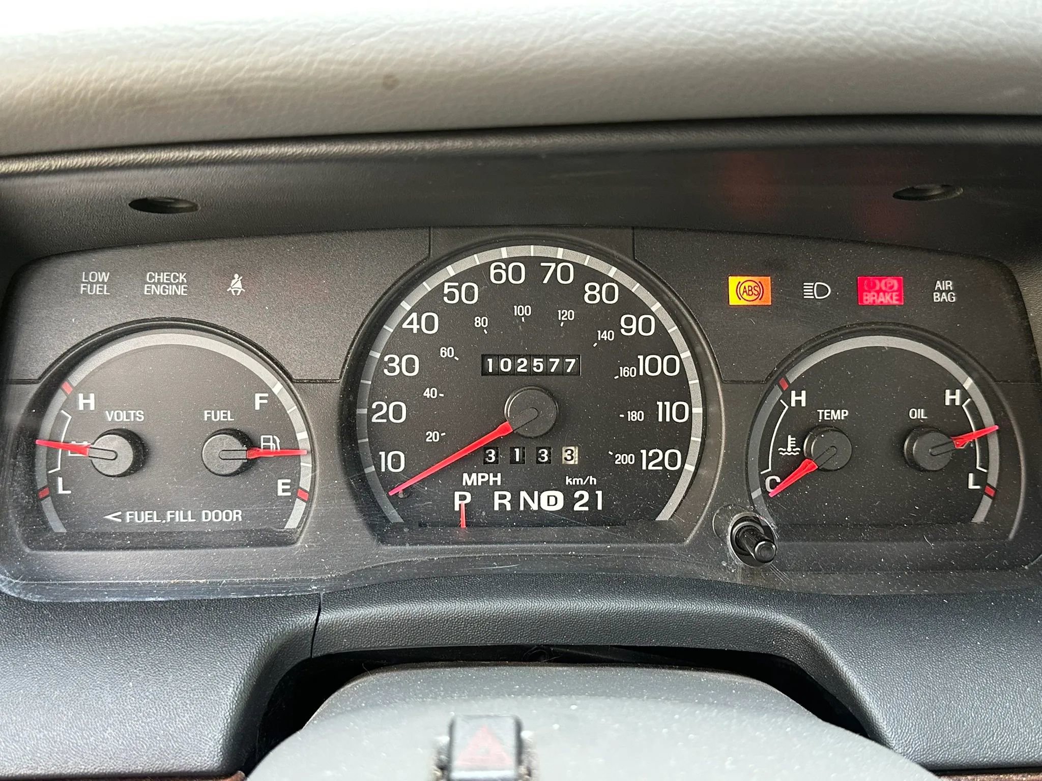 Used 2005 Ford Crown Victoria RWD image 8