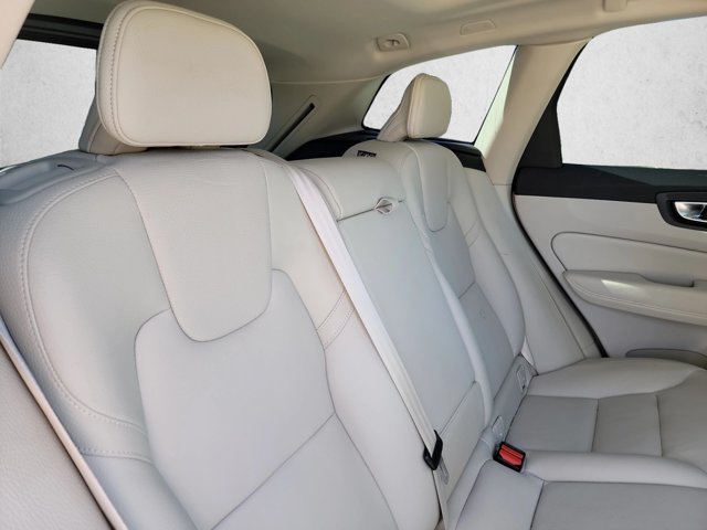 Used 2023 Volvo XC60 T8 Plus w/ Protection Package Premier AWD/4WD image 22