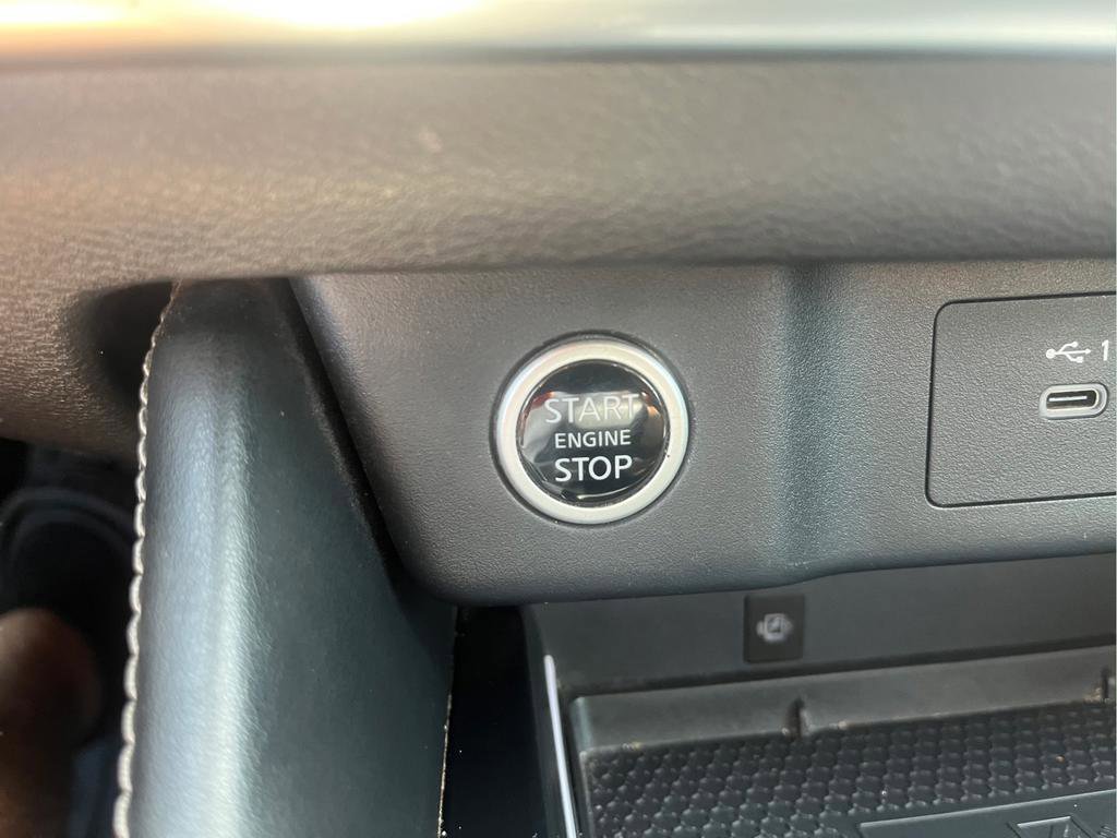 Used 2023 Nissan Rogue Platinum image 30