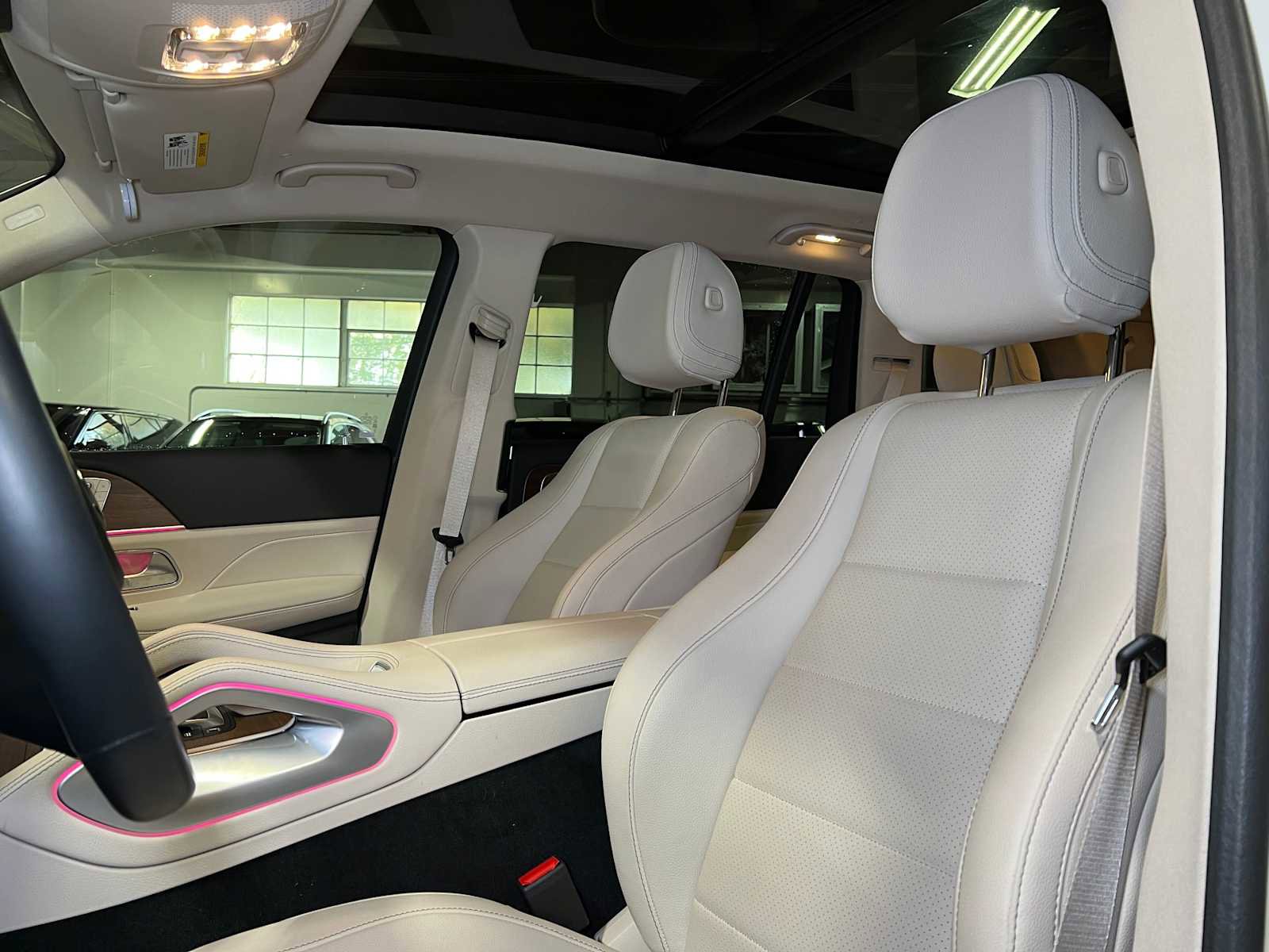 Used 2025 Mercedes-Benz GLS 450 4MATIC image 25