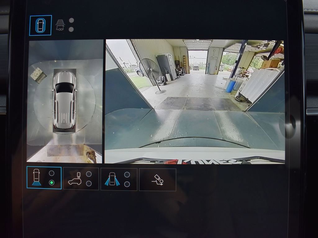 New 2025 GMC Acadia Elevation image 16