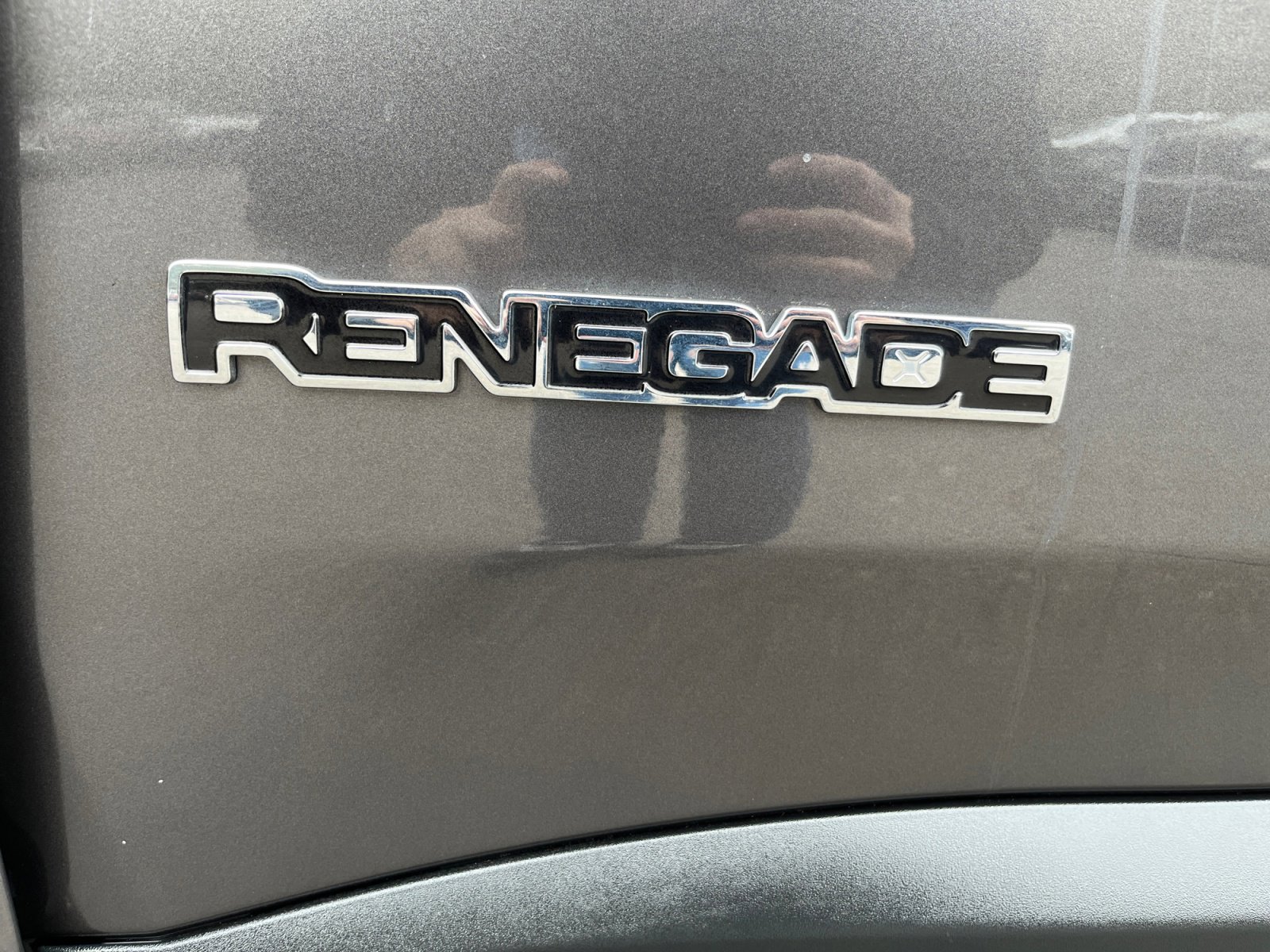 Used 2020 Jeep Renegade Latitude w/ Cold Weather Group image 24