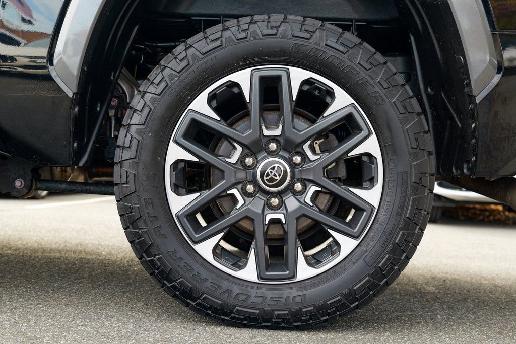 Used 2023 Toyota Tundra Limited image 16