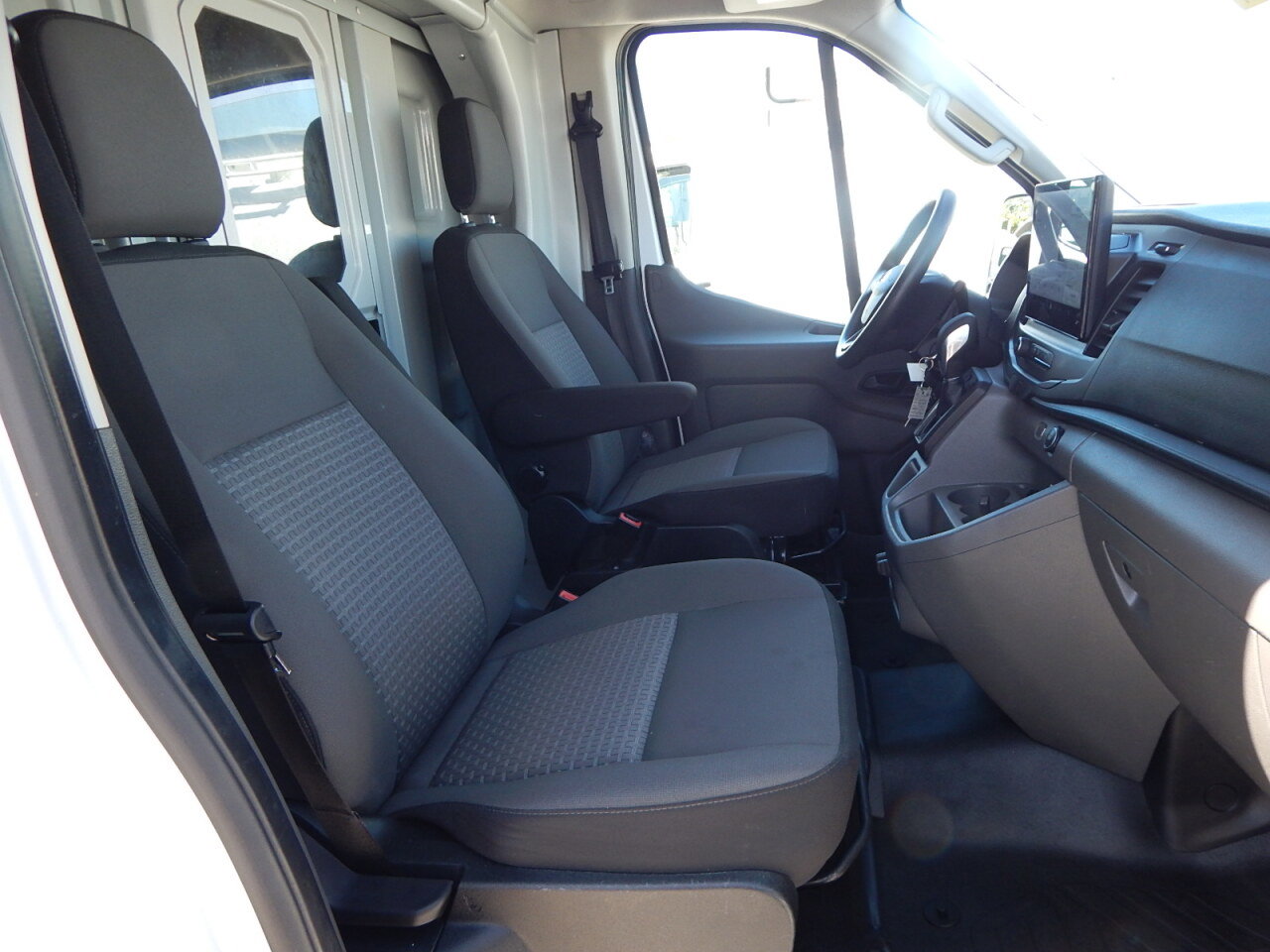Used 2022 Ford Transit 350 w/ Interior Upgrade Package RWD image 22