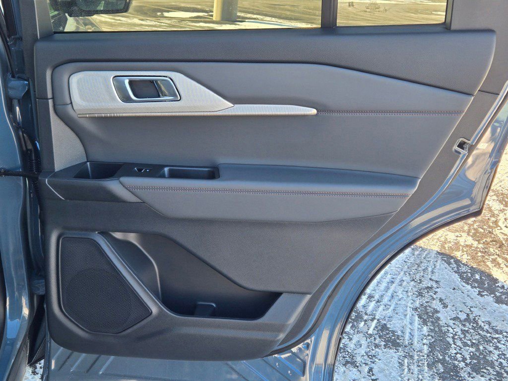 New 2026 Ford Explorer Active w/ Active Comfort Package image 9
