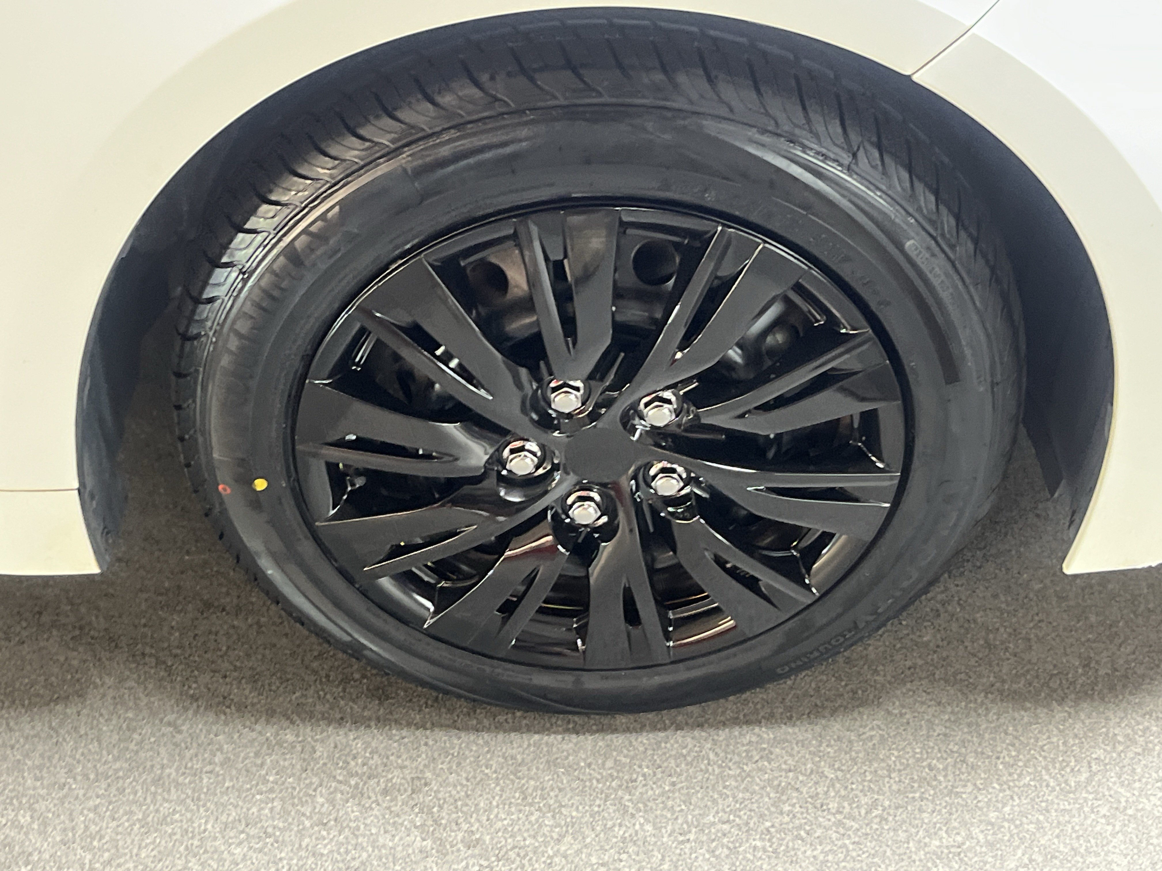 Used 2023 Toyota Corolla LE FWD image 13