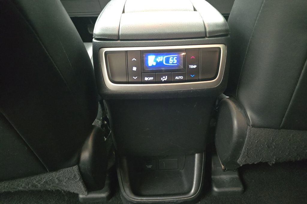 Used 2016 Toyota Highlander Limited w/ Driver Technology Package image 24
