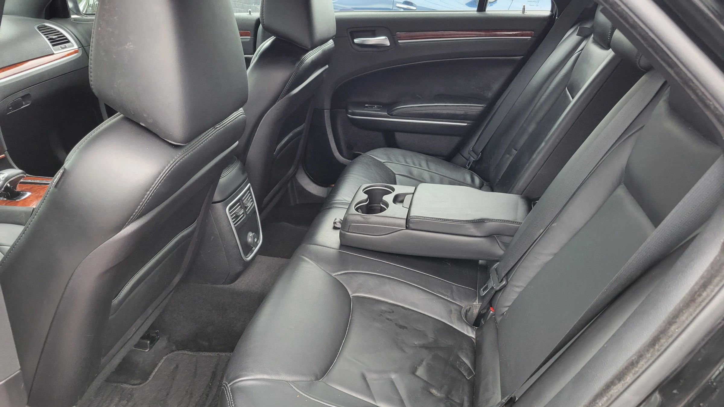 Used 2013 Chrysler 300 image 14