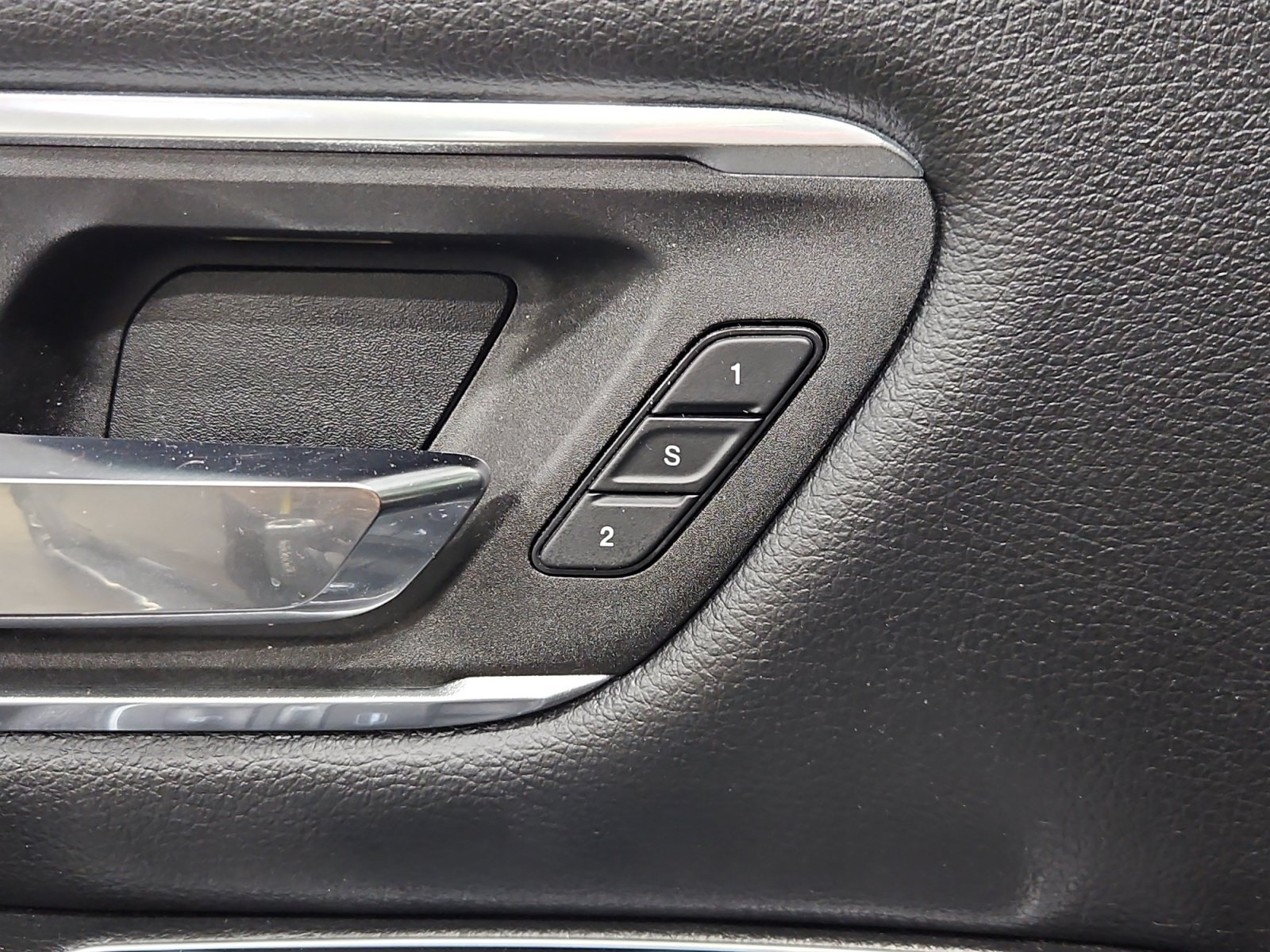 Used 2022 RAM 1500 Laramie AWD/4WD image 18