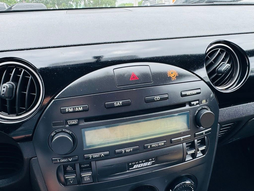 Used 2006 MAZDA MX-5 Miata Grand Touring RWD image 24