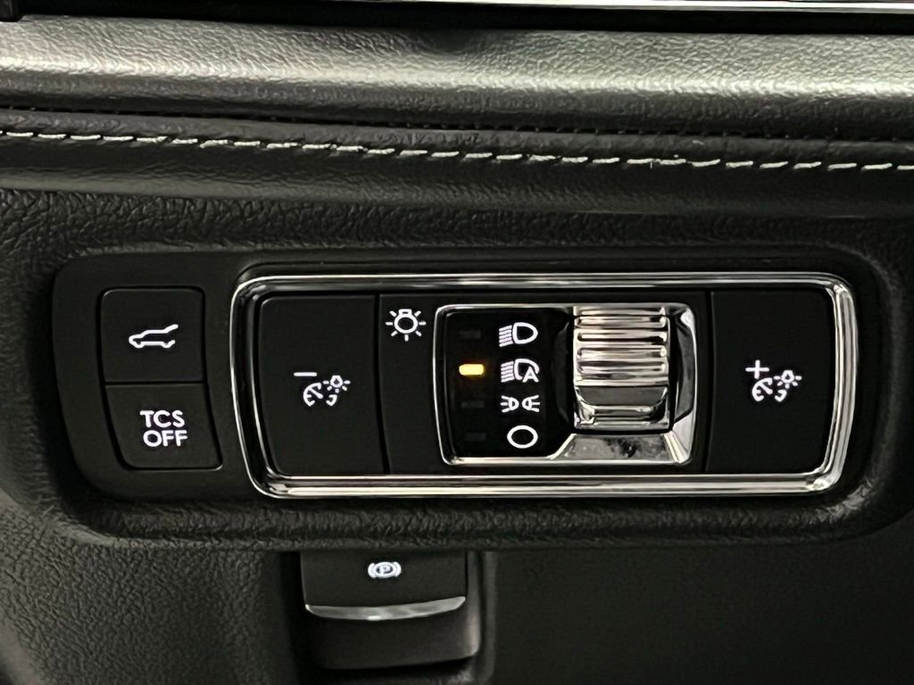 Used 2021 Lincoln Nautilus AWD w/ Equipment Group 101A image 13