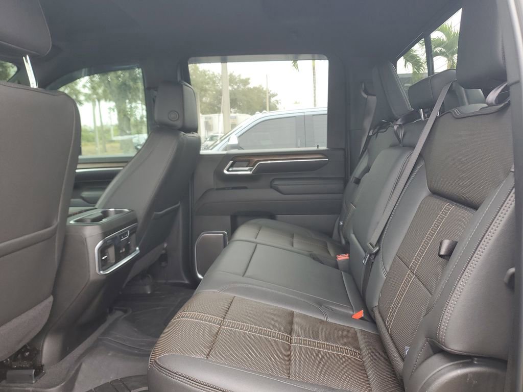 Used 2025 Chevrolet Silverado 2500 High Country w/ Technology Package image 14