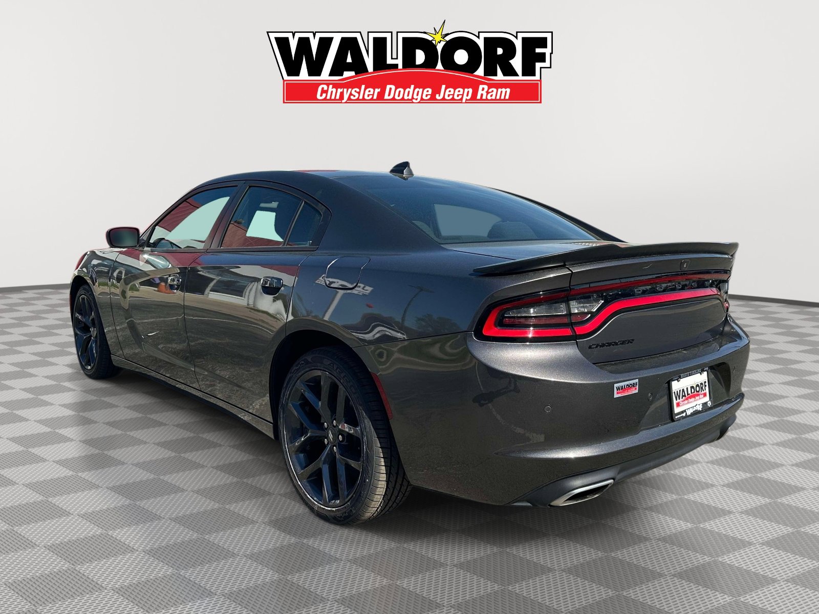 Used 2023 Dodge Charger SXT w/ Blacktop Package image 4