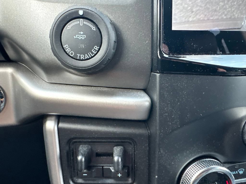 Used 2023 Ford Expedition XLT AWD/4WD image 19
