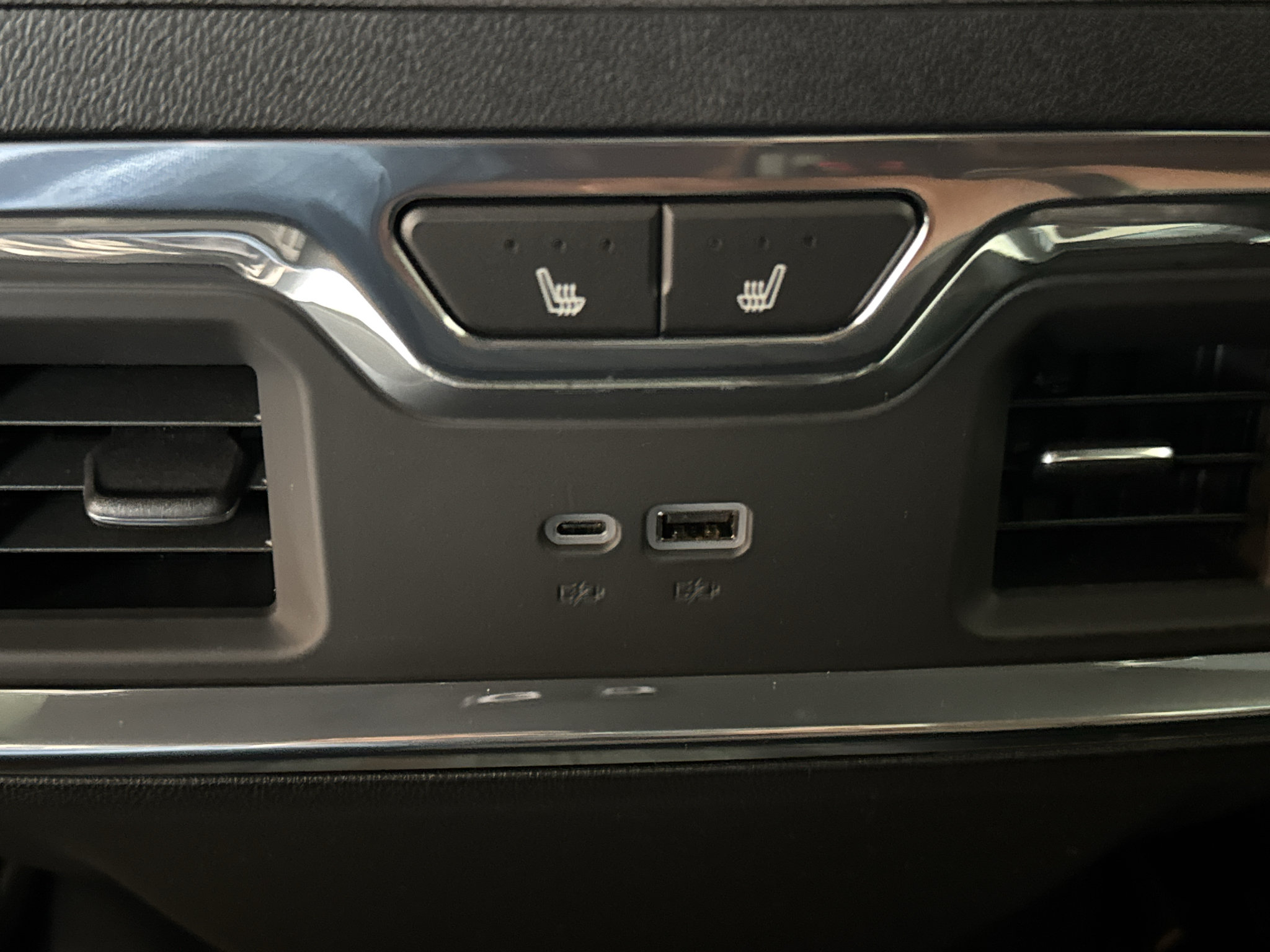 New 2026 GMC Sierra 2500 Denali Ultimate AWD/4WD image 16