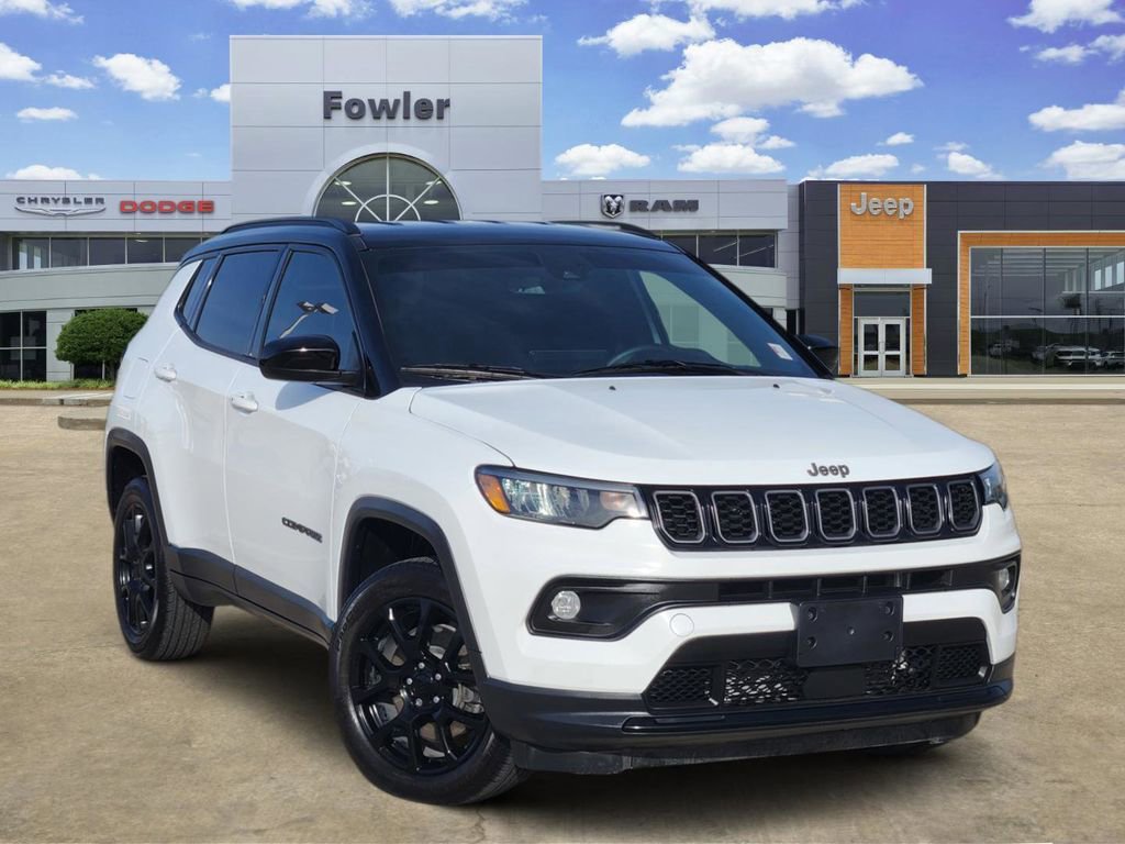 Used 2024 Jeep Compass Latitude w/ Convenience Group image 1