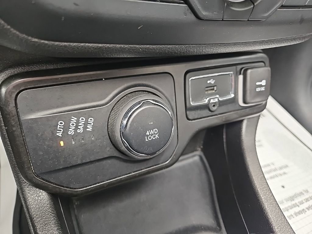 Used 2022 Jeep Renegade Latitude w/ Sun/Sound Group image 58