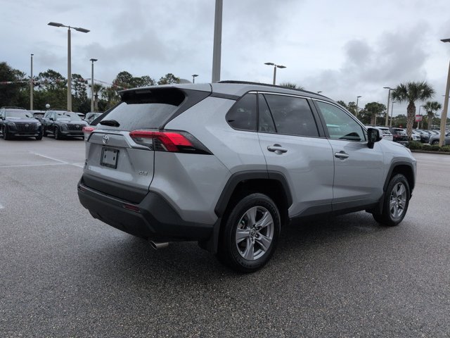 Used 2025 Toyota RAV4 XLE FWD image 5