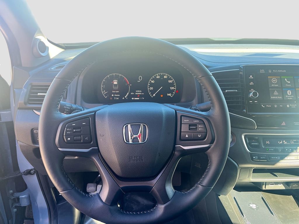 Used 2025 Honda Ridgeline Sport image 11