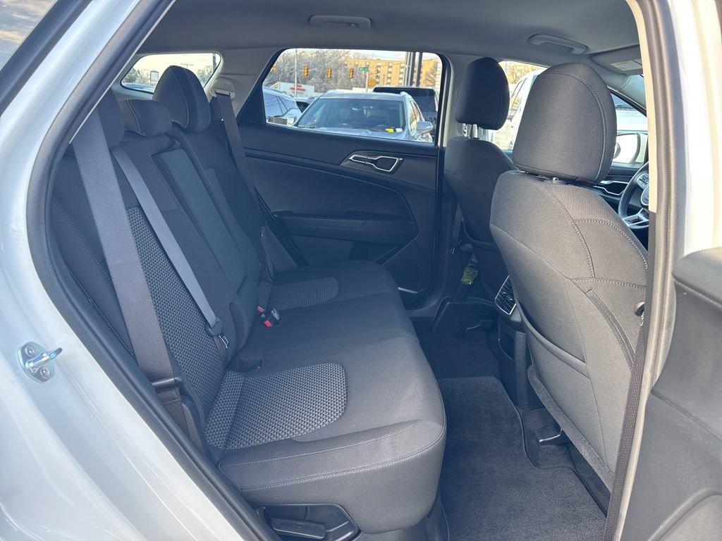 Used 2023 Kia Sportage LX image 25