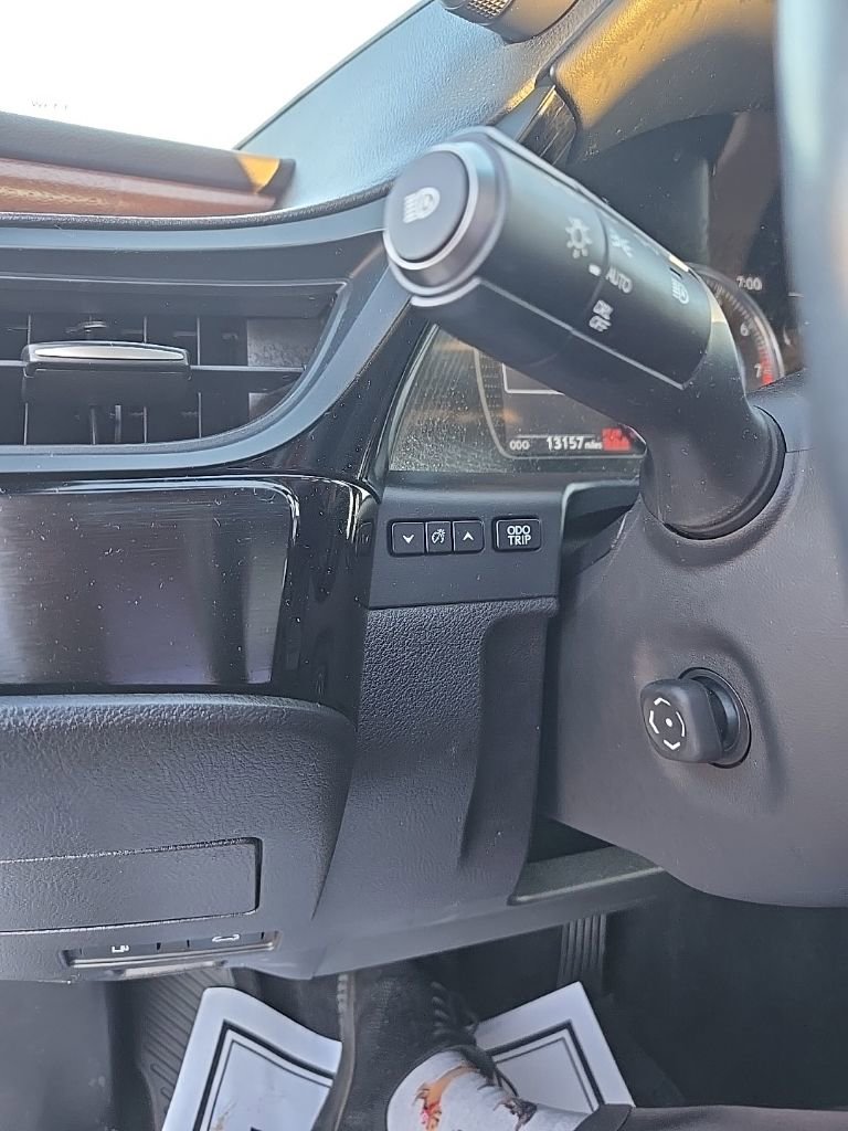 Used 2023 Lexus ES 350 w/ Premium Package image 14