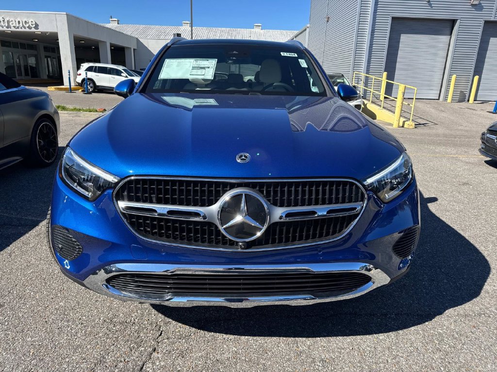 Used 2026 Mercedes-Benz GLC 300 4MATIC image 2