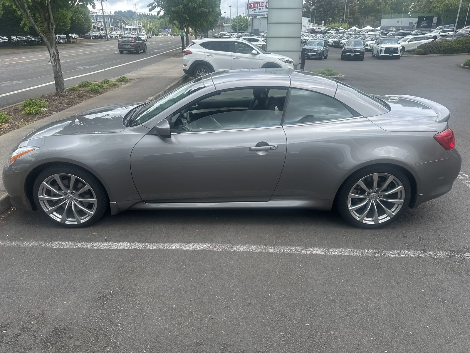 Used 2009 INFINITI G37 Convertible w/ Premium Pkg RWD image 7