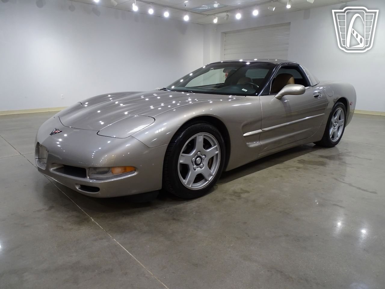 Used 1998 Chevrolet Corvette Coupe w/ Roof Pkg image 2