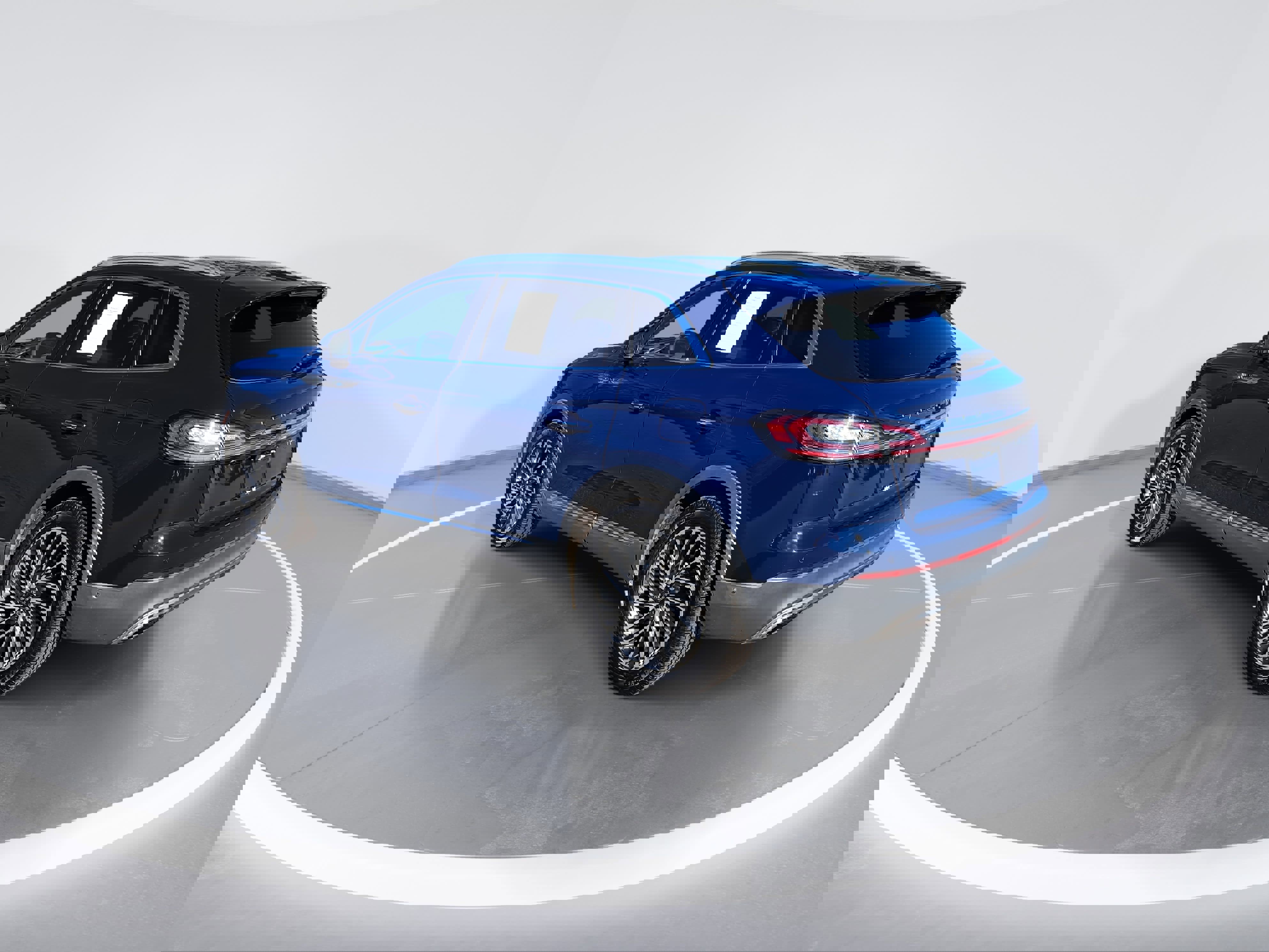 Used 2020 Lincoln Nautilus Reserve w/ Equipment Group 201A image 5