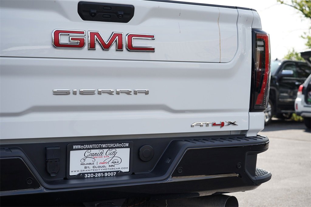 Used 2025 GMC Sierra 2500 AT4X image 10