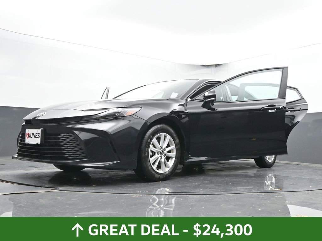 Used 2025 Toyota Camry LE image 69