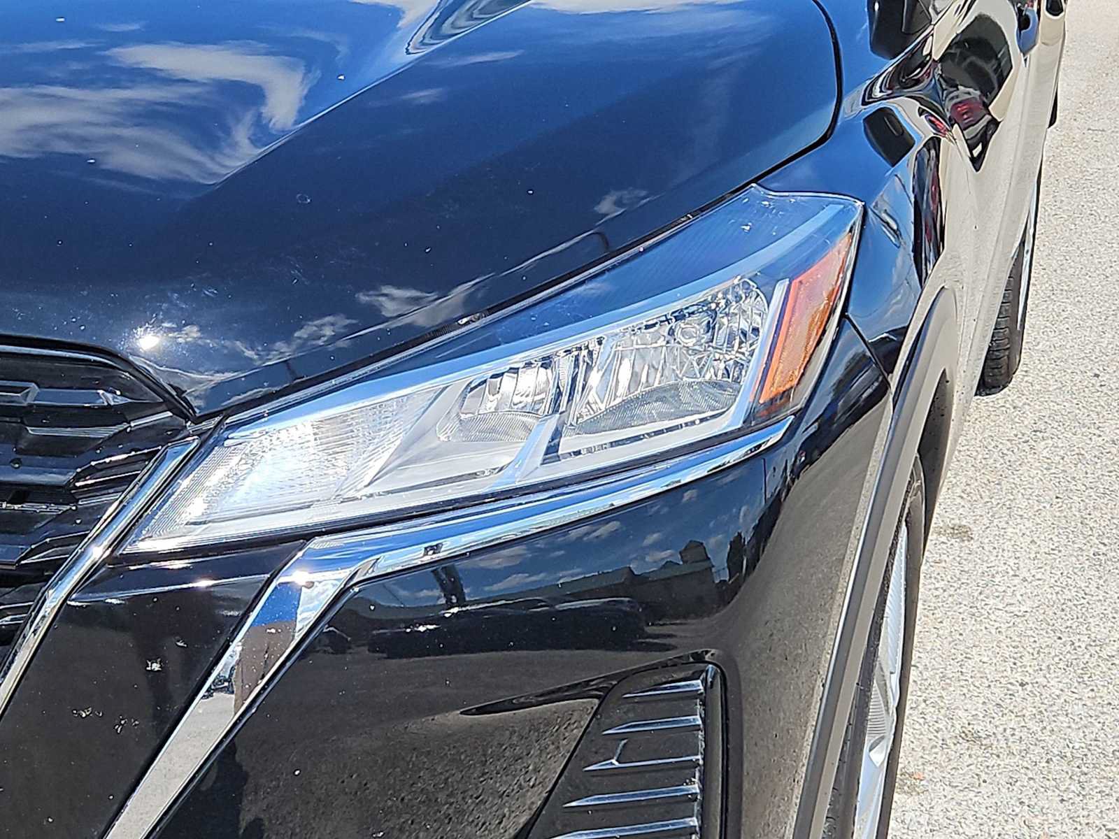 Used 2022 Nissan Kicks S FWD image 16