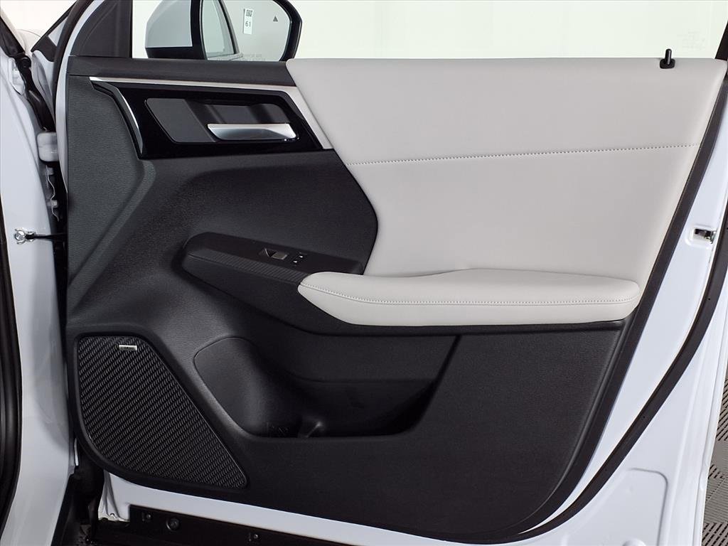 New 2025 Mitsubishi Outlander SE image 8