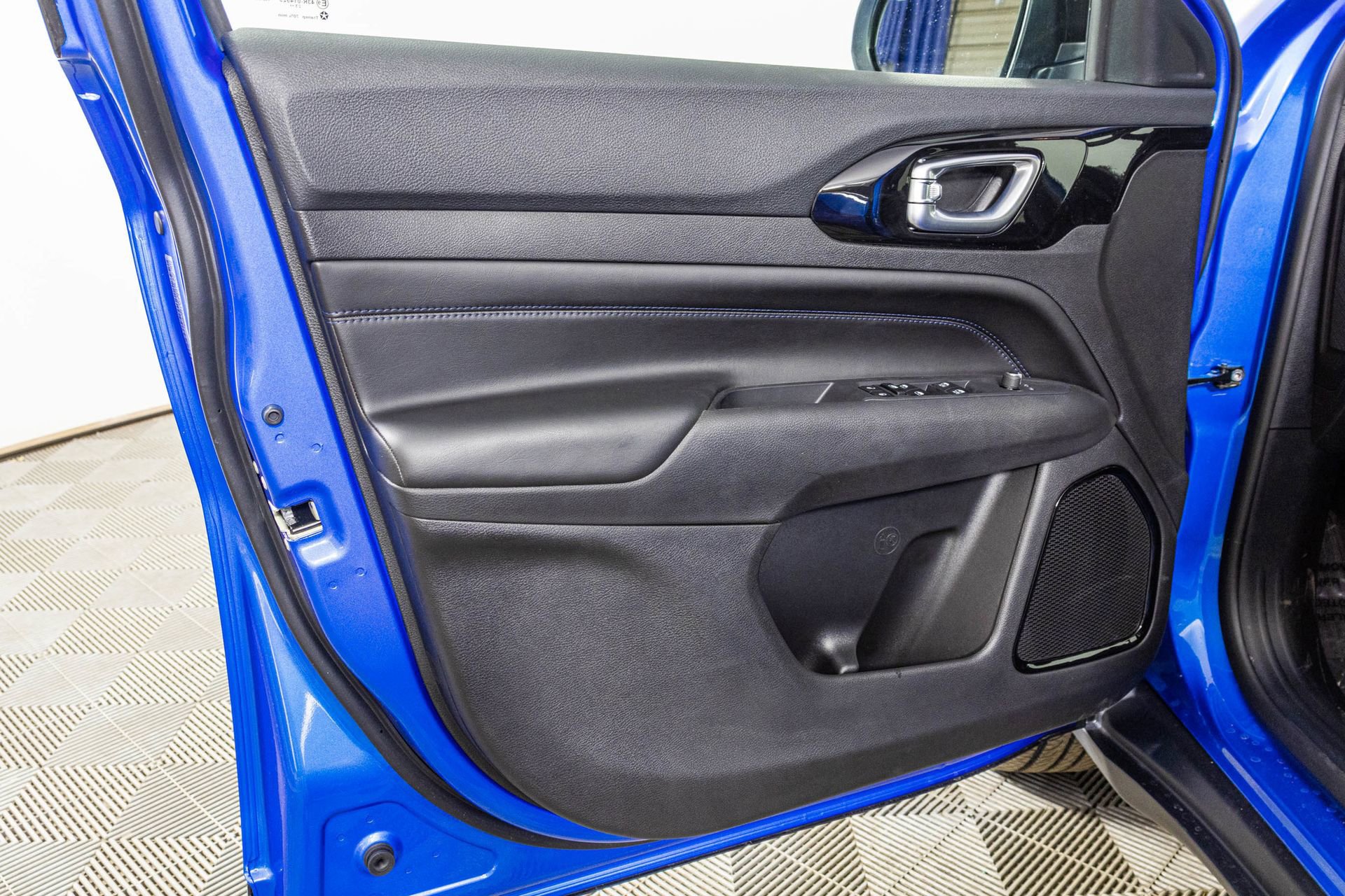 New 2026 Jeep Compass Latitude image 35