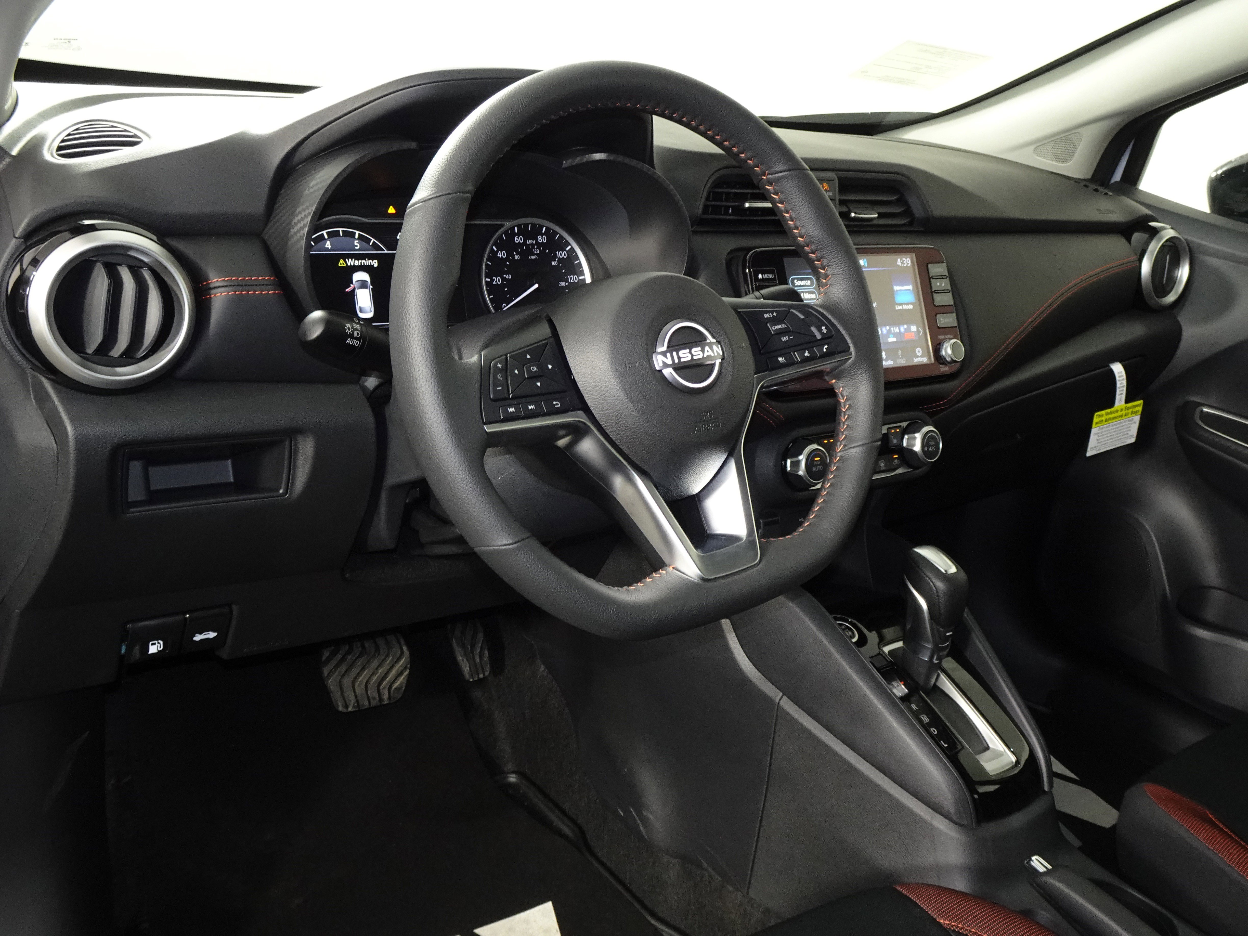 New 2025 Nissan Versa SR w/ Trunk Package image 19