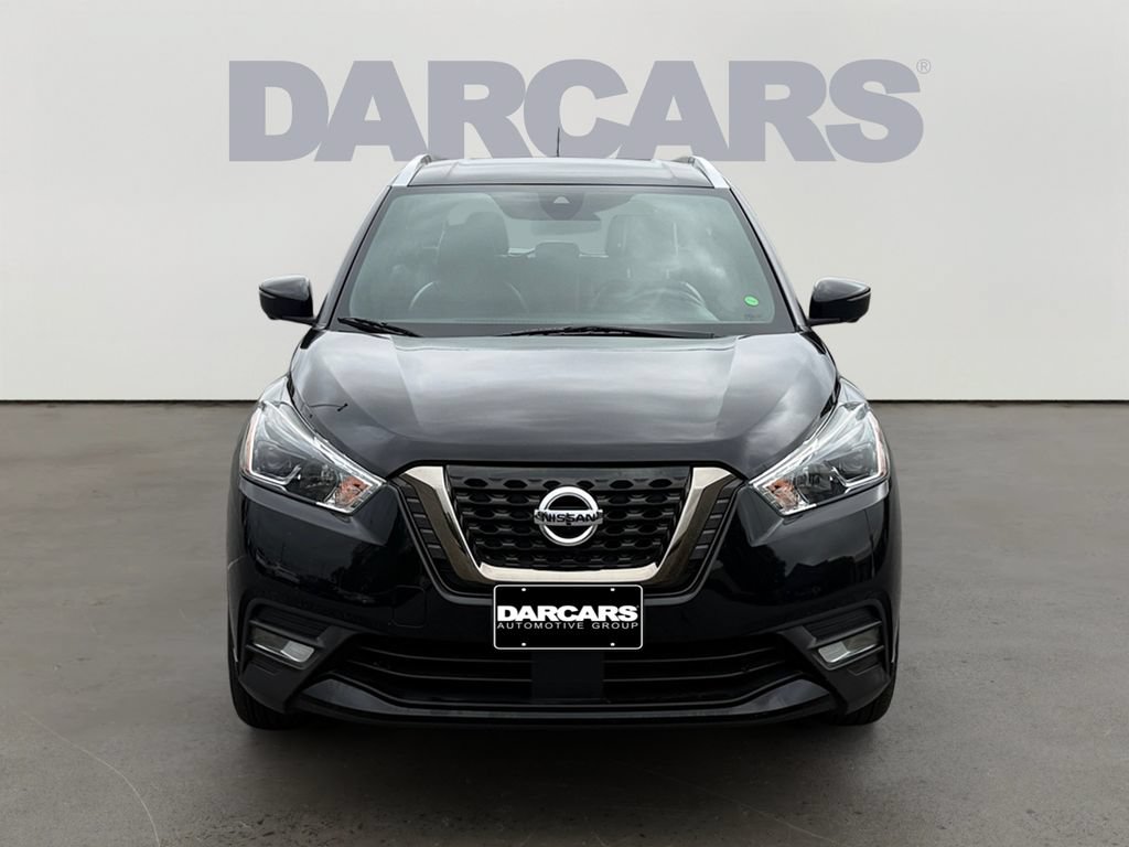 Used 2020 Nissan Kicks SR w/ SR Premium Package FWD image 2