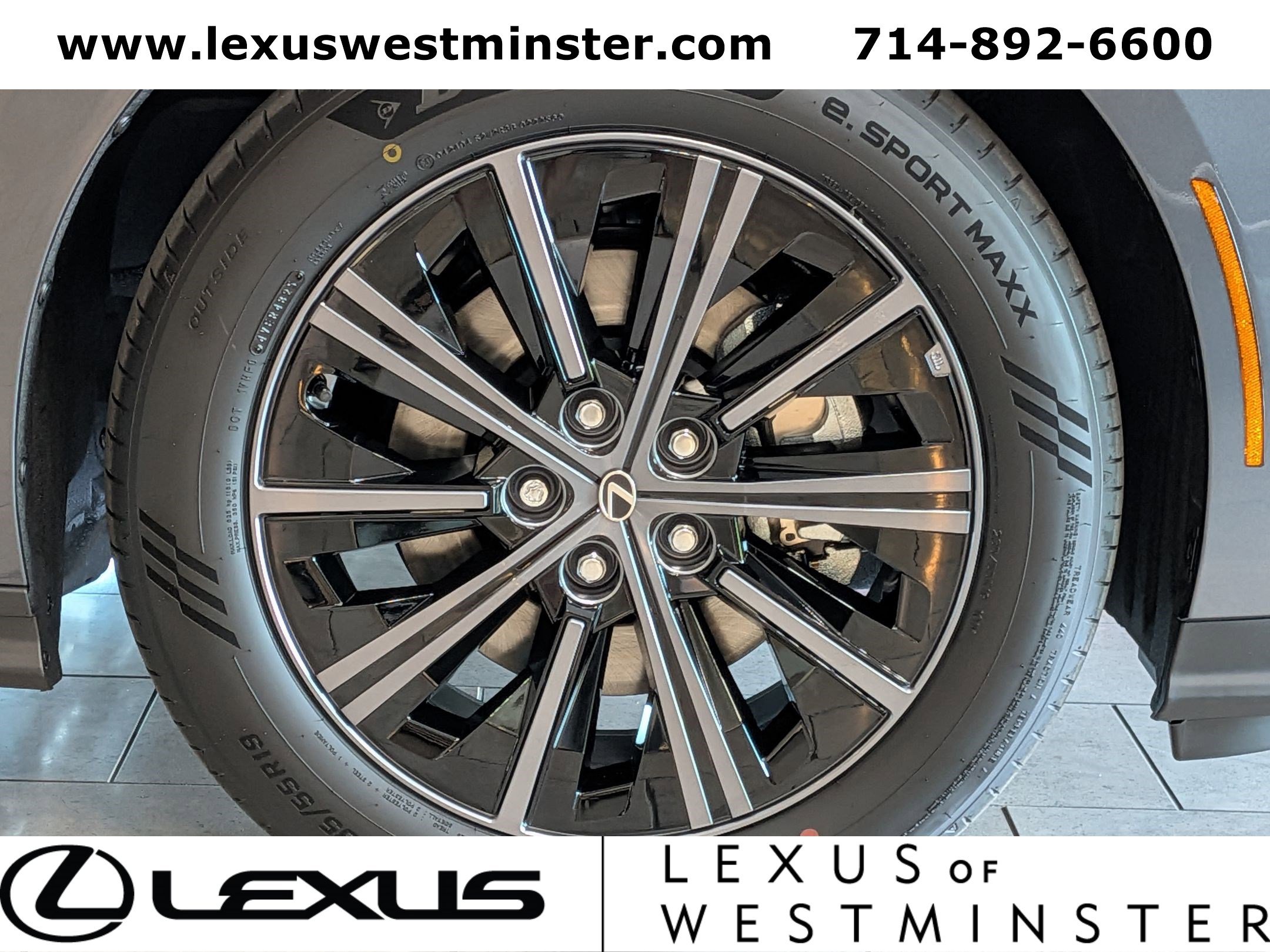 New 2026 Lexus ES 350e FWD image 2