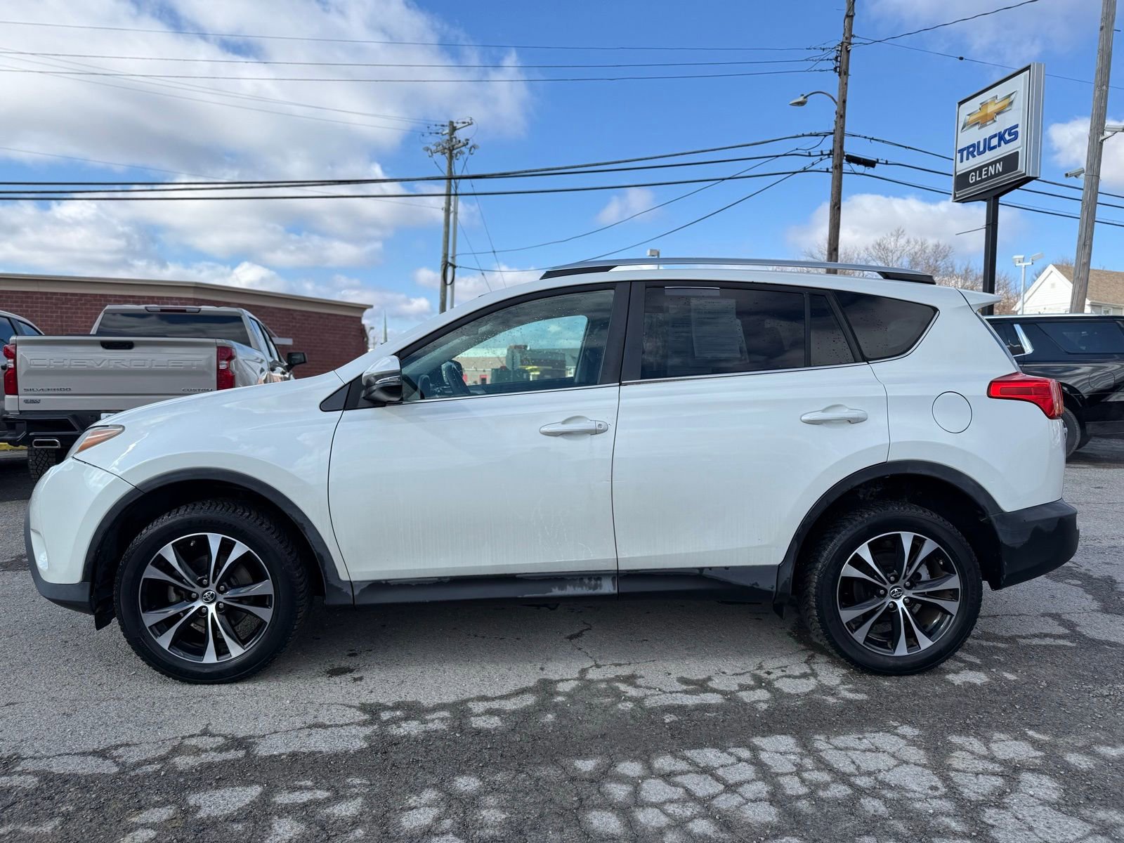 Used 2015 Toyota RAV4 Limited image 3