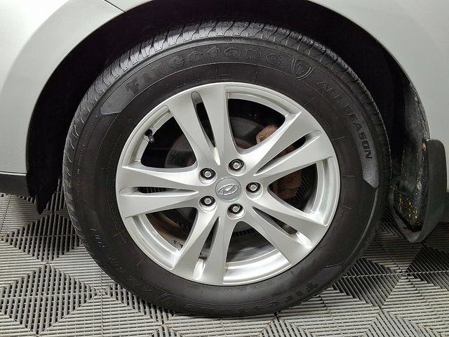 Used 2012 Hyundai Santa Fe SE AWD/4WD image 12