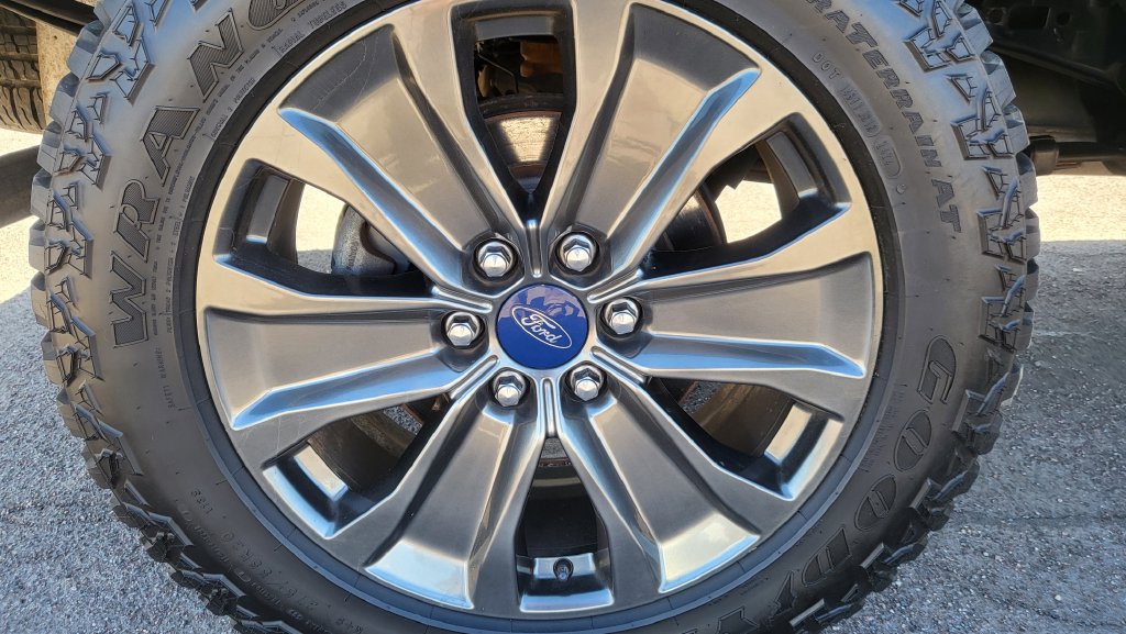 Used 2018 Ford F150 Lariat w/ Equipment Group 502A Luxury AWD/4WD image 15