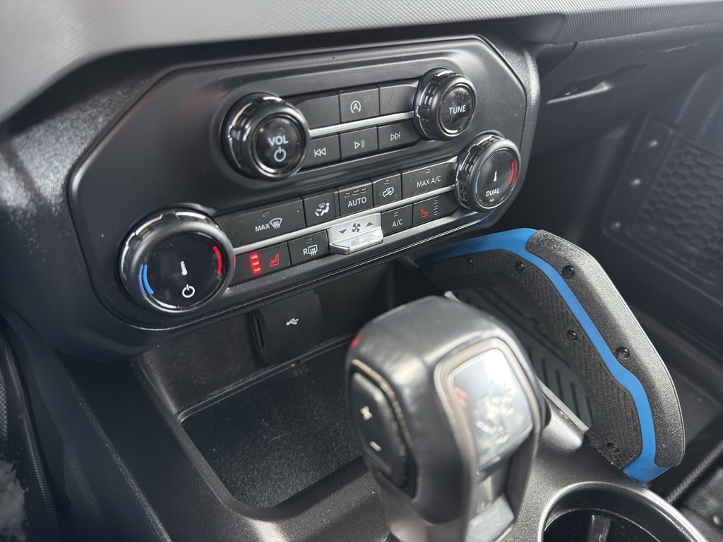 Used 2022 Ford Bronco Black Diamond w/ Sasquatch Package image 18