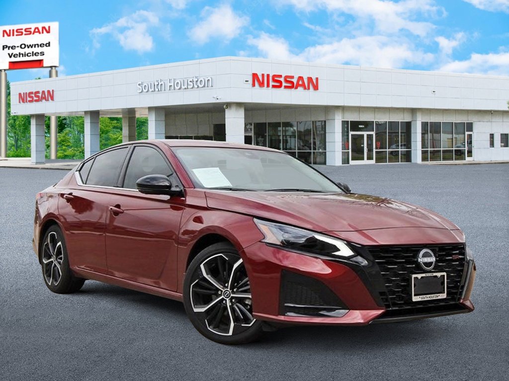 Used 2026 Nissan Altima 2.5 SR w/ SR Premium Package FWD image 1