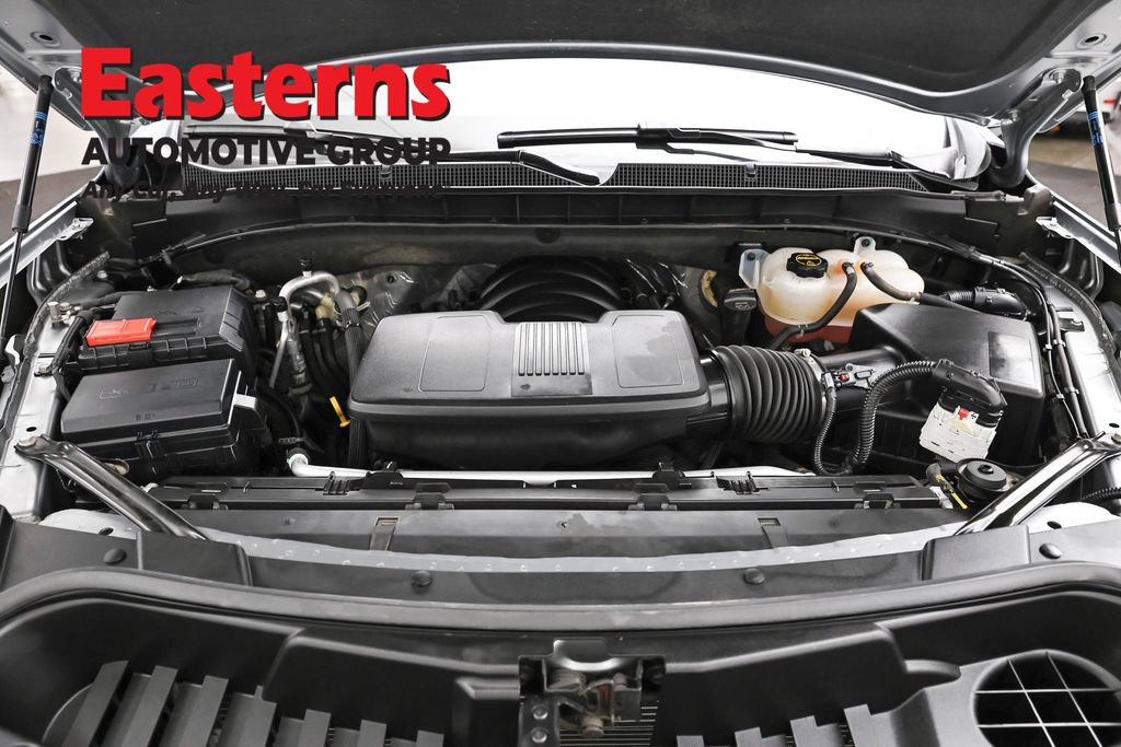 Used 2025 Chevrolet Suburban Z71 image 7