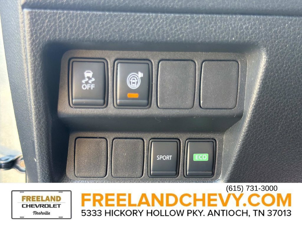 Used 2017 Nissan Rogue SV FWD image 36