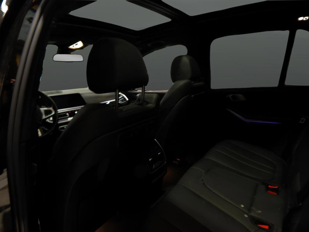 Used 2021 BMW X5 xDrive40i w/ M Sport Package image 32