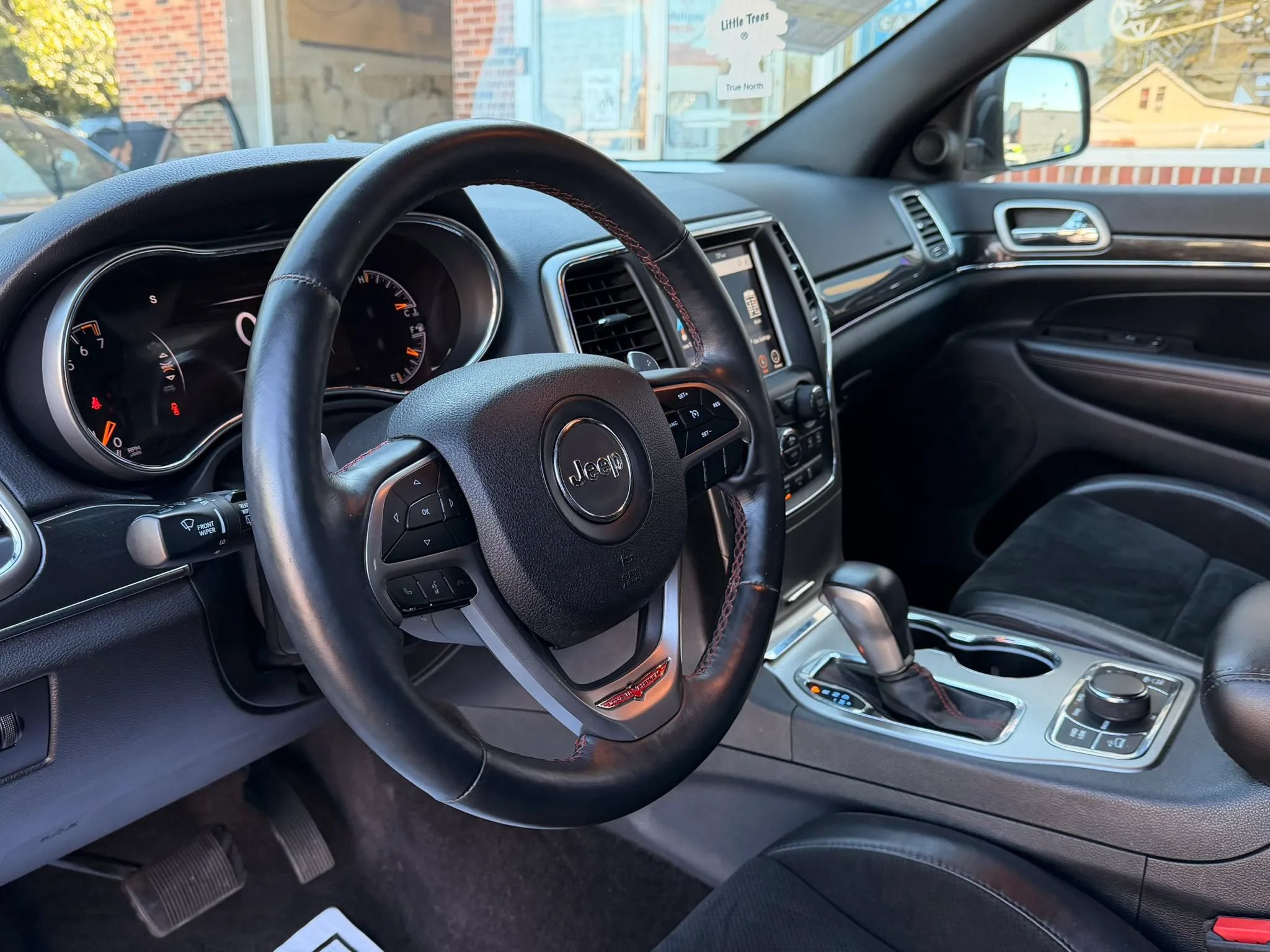 Used 2018 Jeep Grand Cherokee Trailhawk AWD/4WD image 8