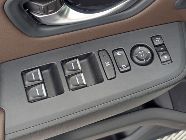 Used 2025 Honda Pilot Elite image 12