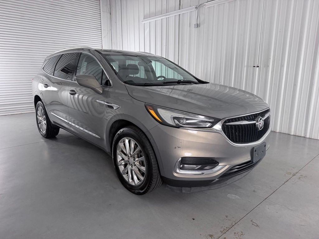 Used 2018 Buick Enclave Essence AWD/4WD image 3